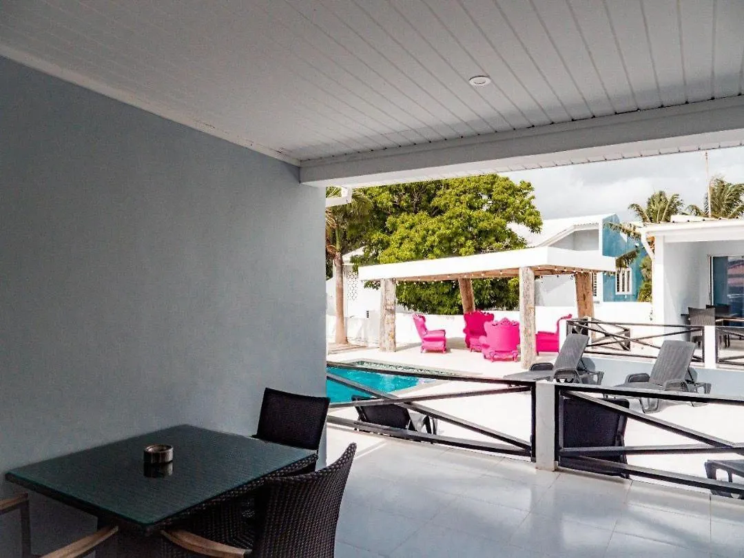 Tin Apartments Willemstad